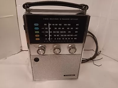 Vintage Lloyd's 5 Band Solid State 18 Radio 9N57B-37A AM/VHF LO/VHF HI • $15