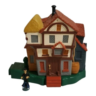 $12.99 • Buy Harry Potter Weasley House W/ One Figurine Toy Playset 2001 Magic Movie Book 