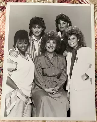 THE FACTS OF LIFE Original 1985 NBC Press Photo Lisa Whelchel Nancy McKeon • $8