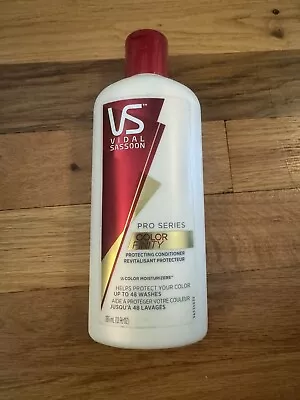 Vidal Sassoon VS Pro Series Color Finity Protecting Conditioner Moisturizers • $20