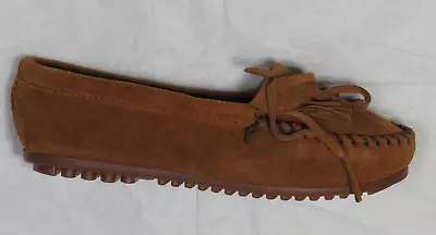 Minnetonka Womens Slipper Us 6.5 Wide Kilty Suede Hardsole Moccasin New Nwot • $30.23