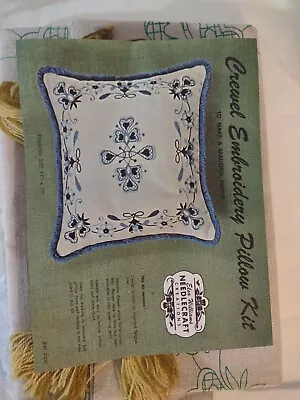 ELSA WILLIAMS Vintage Needlecraft Creations Crewel Embroidery Pillow Kit 17x19  • $28