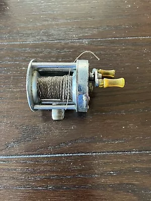 Vintage Shakespeare Triumph Casting Reel 1962 Model HE • $4.99