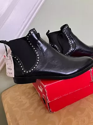 $24.90 • Buy New ZARA Women Boots With Rivets Size 8M