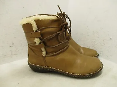 Ugg Caspia 1932 Tan Sheepskin Leather Womens Ankle Lace Up Boots Size 7 • $44.95