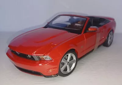Maisto #31158 Diecast 1/18 2010 Ford Mustang GT Convertible In Red USED. • $9.99