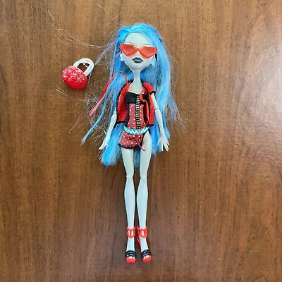 2011 Mattel Monster High Gloom Beach Ghoulia Yelps 5 Pack Doll Complete Mt- • $0.99