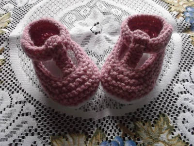 £1.75 • Buy Hand Knitted  Baby Shoes / Booties 0-3 Months 