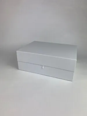 Extra Large Magnetic White Gift Box Keepsake Luxury 33 X 25 X 13 Cm • £12.99