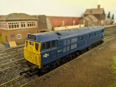 Hornby/Triang  Class 31  D5572 In BR Blue Livery OO Gauge None Runner  • £25.38