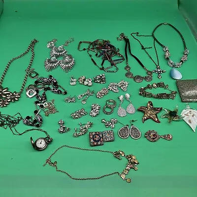Vintage Lot Of Fashion Jewelry Earrings Necklaces Bracelet Etc #19 • $0.99