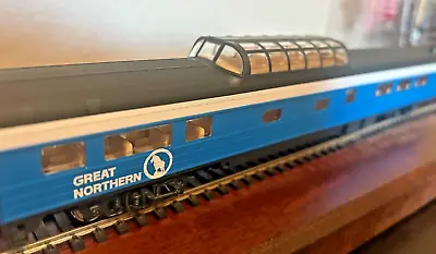 GREAT NORTHERN    BLUE   BUDD VISTA DOME COACH- HO Scale -w/INTERIOR NEW RTR OOP • $152.95