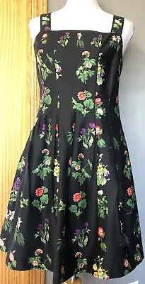 Gabby Skye A-Line Dress Sz 10 Pleated Black Floral Stretch Sleeveless Casual • $21