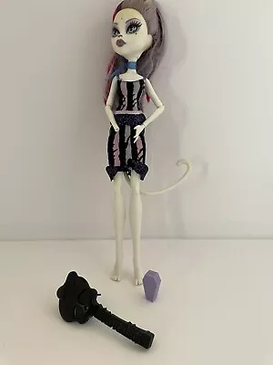 Monster High 2011 Catrine DeMew Scaris City Of Frights Doll Mattel No Tail • $20