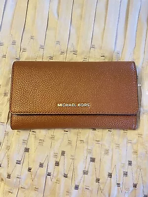 Michael Kors Wallet Jet Set Travel Large Trifold Vanilla Brown Orig. $200+ • $60