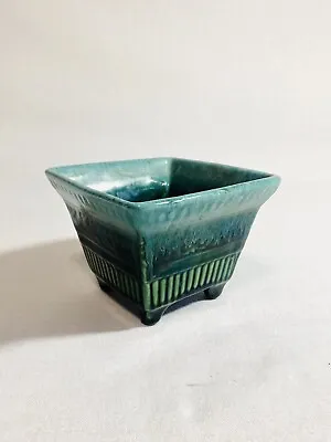 Hull USA Pottery Planter 1950's Made In The USA Number A2 • $14.99