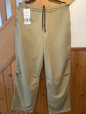 Zara Loose Fit Trousers Water Repellent Medium £35.99 Joggers Fit New • £16.99