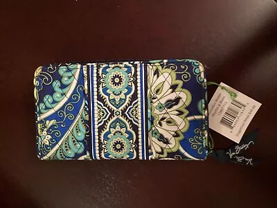 Vera Bradley Rhythm & Blues Accordion Zip Around Wallet & Green Paisley NWT • $27.50