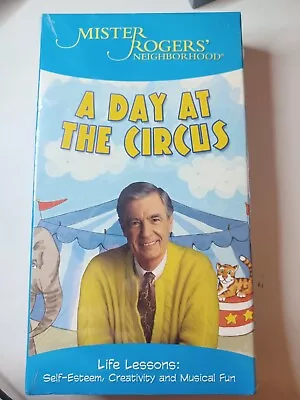 VHS Mister Rogers Neighborhood - A Day At The Circus (VHS 2005) Sealed • $12