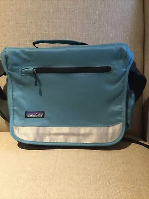 PATAGONIA Mini Mass Unisex Messenger Bag Padded Laptop Sleeve Crossbody Blue • $20