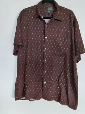 Mens Dark Burgandy Shirt W/ Tan Pattern By J. Ferrar. Buttons Up. Front Pocket.  • $7