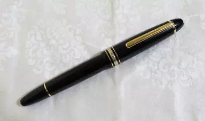 Vintage Montblanc Meisterstuck Fountain Pen With 4810 14K Nib Black / Gold • $379.98