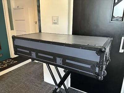 Gator DJ Flight Case With Laptop Arm ( For 2 X CDJs / XDJs & Mixer) • £85