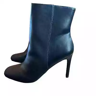 Journee Collection Silvy Black Vegan Leather Heeled Booties NEW Size 8.5 • $29.95
