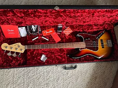 2019 Fender American Original '60s Jazz Bass 3 Colour Sunburst • $1000