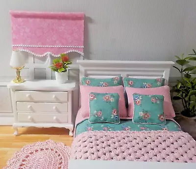 Miniature Dollhouse Handmade Floral Bedspread/Comforter/Blanket/Pillows 208 • $16.99