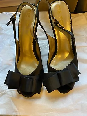 Me Too Jeanette Heels In Black Satin Size 9 • $25