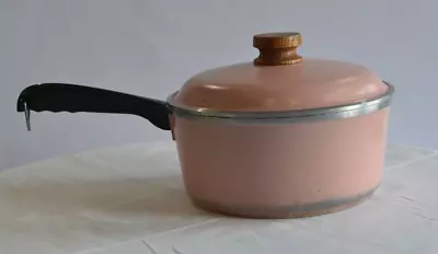 Vintage Club Aluminum Pink 3 Quart  Pot With Lid • $25.99