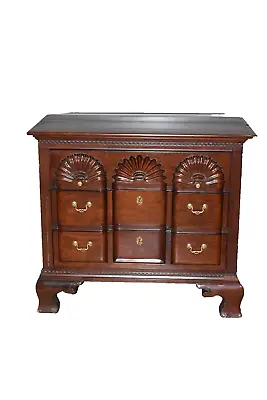 Kindel Furniture Winterthur Collection CONNECTICUT CHEST OF DRAWERS Shell Front • $2599