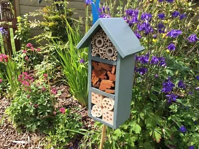 Garden Wooden Insect House Nesting Bug Home Hanging Deluxe Habitat Bees Outdoor • £10.99