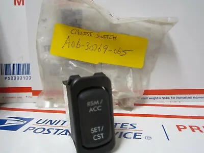 FREIGHTLINER Cruise Control SWITCH SET/RESUME A06-30769-065  S3 • $39.99