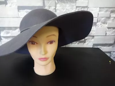 Failsworth Ladies  Large Grey Floppy Style Hat • £5