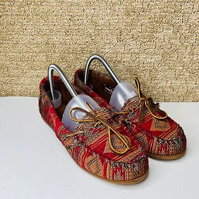 Minnetonka Women's Size 8 Tapestry Flat Aztec Moccasins Leather Tie Western • $22.99