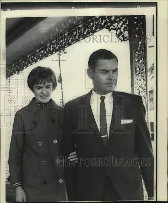 Press Photo Marina Oswald With Man - Nha08911 • $15.99