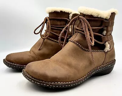 UGG Caspia Women's Brown Leather Shearling Lined Ankle Boots 1001815 Size 9 • $59