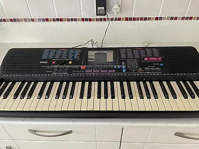 Yamaha PSR-230 Electronic Keyboard. • £20