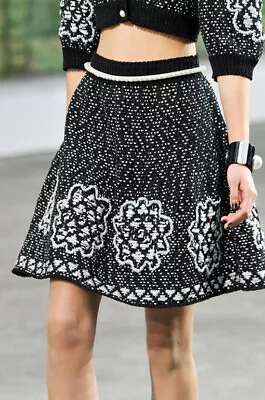 $5640 CHANEL 14P B&W Camellia Chunky Knit SKIRT Set  * FR 38 /US 4 ~ PRISTINE! • £1702.96