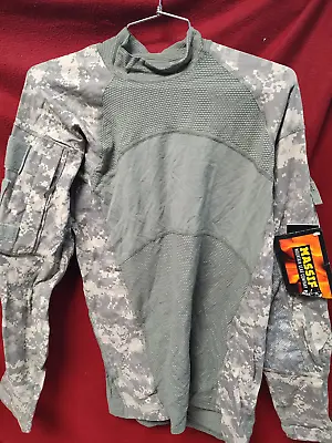 NWT US Army MASSIF ACU Combat Shirt Size Small (34CR CSA-21) • $16.99