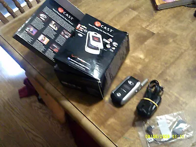 Motorola RAZR V3m Silver Verizon Cellular Phone Vcast 40mg EUC Box  • $20