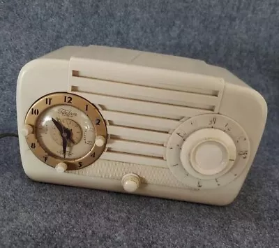 Vtg Telechron Radio White Tube Alarm Clock Art Deco Bakelite 50s READ • $37.97