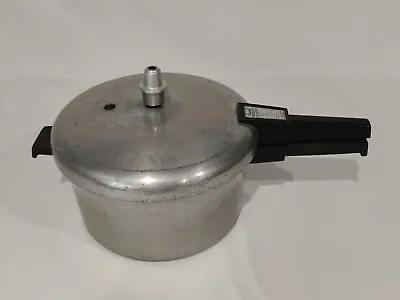 Vintage Presto 6 Quart Stovetop Pressure Cooker Model 206 Canner • $24.99