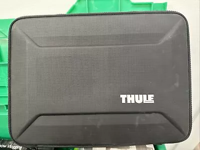 Thule Gauntlet MacBook Pro Sleeve Carry Protective Case • $18