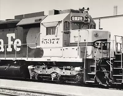 Atchison Topeka & Santa Fe Railway Railroad ATSF #5377 SD45r Electromotive Photo • $16.97