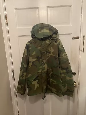 Vtg US Military Parka Cold Weather Jacket Woodland Camouflage Hood Medium Reg • $42.95