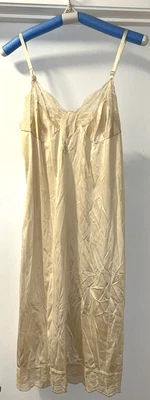 $4.99 • Buy Vintage Kayser Ivory Lace Trim Nylon Full Slip Women's Size 38