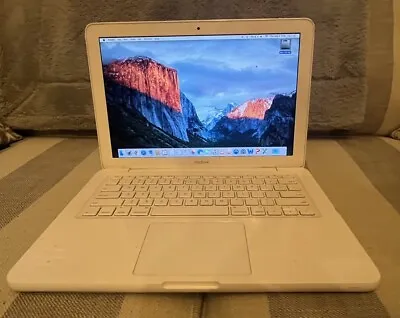 Apple MacBook Late 2009 13  2.26GHz Core 2 Duo For Parts READ • $40